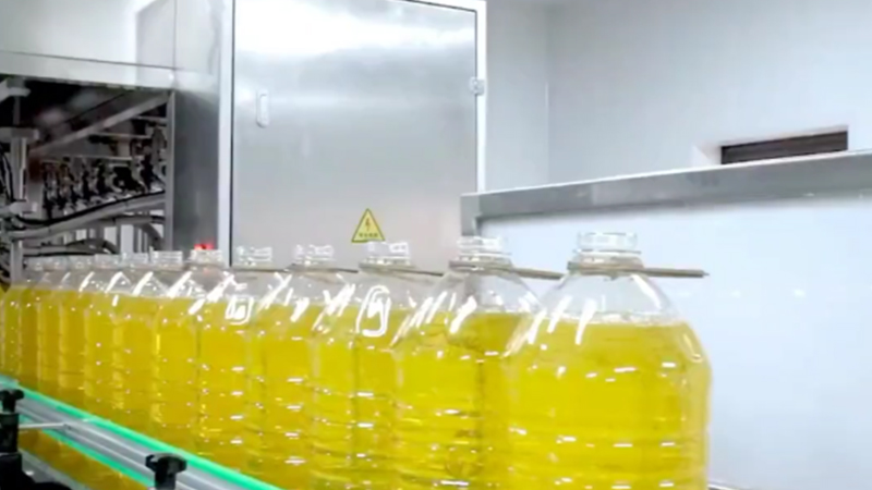 自动灌装机定制提升生产力和竞争力的战略选择